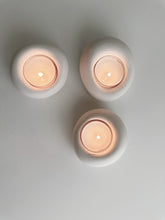 Load image into Gallery viewer, Pietra Ceramic Pebble Tea Light Holder Set