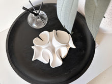 Load image into Gallery viewer, Curve Sculpture