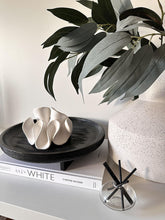 Load image into Gallery viewer, Curve Sculpture