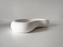 Load image into Gallery viewer, Delphine Display Dish