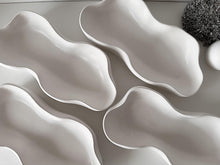 Load image into Gallery viewer, Amélié Wave Dish/Bowl