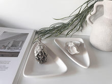Load image into Gallery viewer, Tallia Ceramic Tray