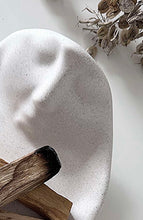 Load image into Gallery viewer, Watukaru Ceramic Decorative Tray