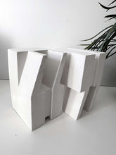 Load image into Gallery viewer, Speech Mark Bookend