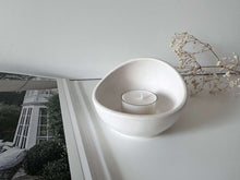 Load image into Gallery viewer, Giovanni Ceramic Round Curve Tea Light Holder