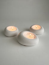 Load image into Gallery viewer, Pietra Ceramic Pebble Tea Light Holder Set