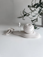 Load image into Gallery viewer, Aura Sphere Passive Diffuser