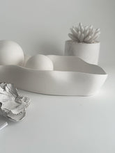 Load image into Gallery viewer, Amélié Wave Dish/Bowl