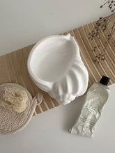 Load image into Gallery viewer, Coral Bay Sea Shell Decorative Dish