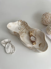 Load image into Gallery viewer, Amélié Beige Marbled Wave Dish/Bowl