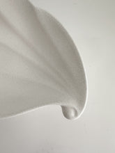 Load image into Gallery viewer, Caprece Ceramic Shell Dispay Bowl