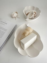 Load image into Gallery viewer, Caprece Ceramic Shell Dispay Bowl