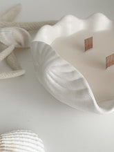 Load image into Gallery viewer, Scallop Sea Shell Candle