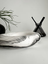 Load image into Gallery viewer, Bianca Marbled Dish/Bowl