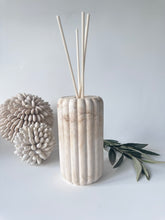 Load image into Gallery viewer, Viva Marbled Reed Diffuser