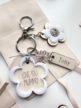 Load image into Gallery viewer, Personalised Flower Keyring