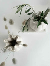 Load image into Gallery viewer, Poppy Vase