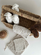 Load image into Gallery viewer, Rattan Carry Storage Box