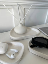 Load image into Gallery viewer, Pebble Nest Ceramic Tray Set