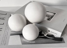 Load image into Gallery viewer, Decorative Ceramic Sphere/Balls