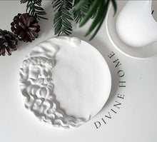 Load image into Gallery viewer, Santa Claus Ceramic Christmas Plate/Tray
