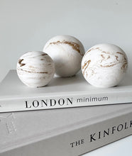 Load image into Gallery viewer, Vienna Marble Effect Ceramic Sphere Set
