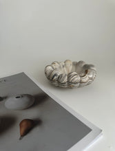 Load image into Gallery viewer, Nuvola Bella Bowl
