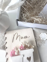 Load image into Gallery viewer, Personalised Floral Card
