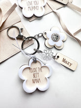 Load image into Gallery viewer, Personalised Flower Keyring
