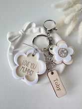 Load image into Gallery viewer, Personalised Flower Keyring
