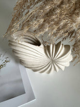 Load image into Gallery viewer, Sandshore Shell Vase
