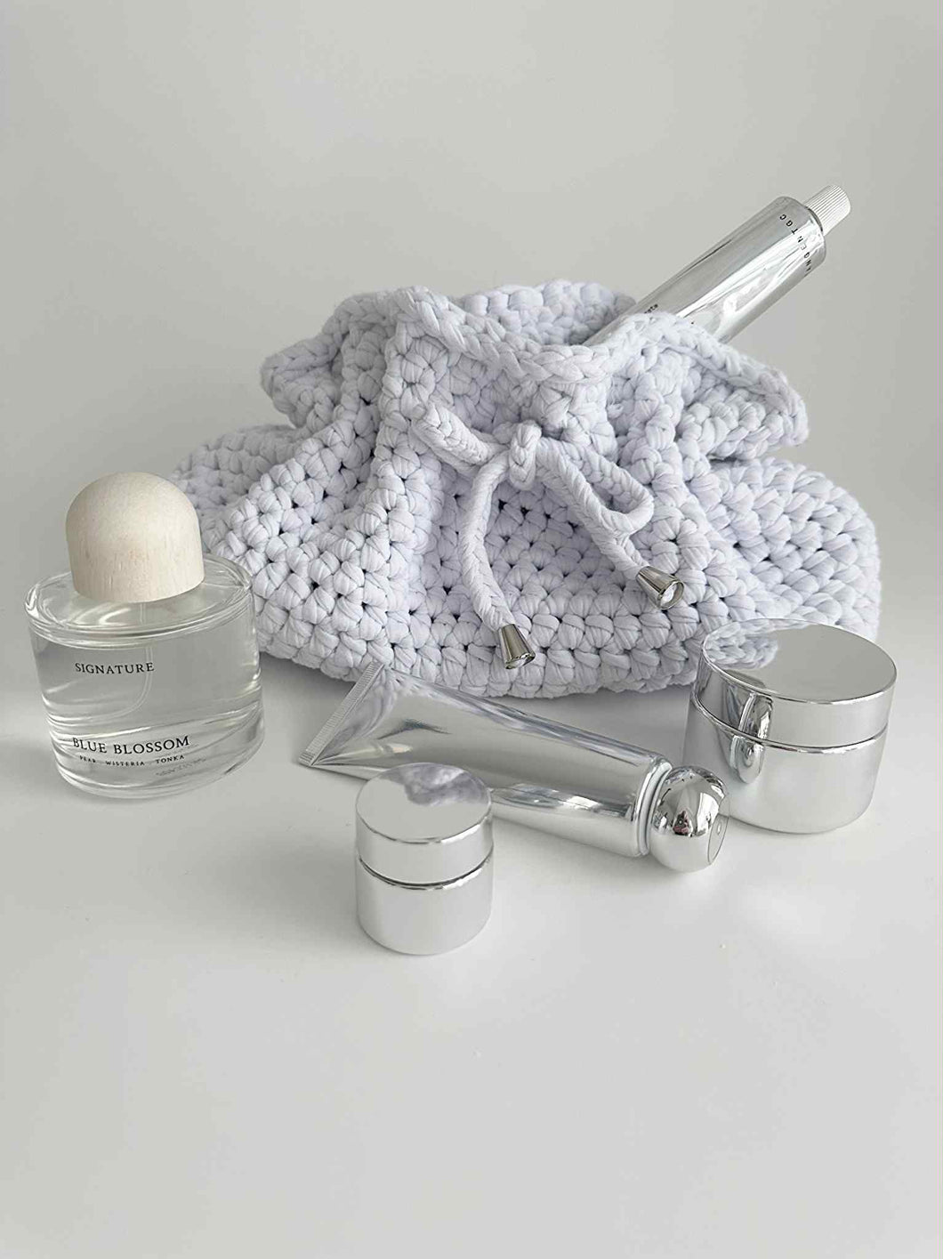 Elan Blanc Bath & Body Pouch