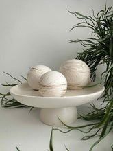 Load image into Gallery viewer, Vienna Marble Effect Ceramic Sphere Set
