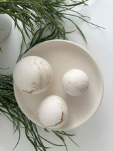 Load image into Gallery viewer, Vienna Marble Effect Ceramic Sphere Set
