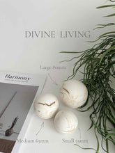 Load image into Gallery viewer, Vienna Marble Effect Ceramic Sphere Set
