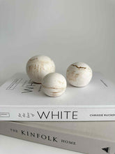 Load image into Gallery viewer, Vienna Marble Effect Ceramic Sphere Set
