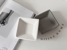 Load image into Gallery viewer, Remy Display Dish
