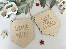Load image into Gallery viewer, Set Reindeer Snacks/Santa&#39;s Cookies Signs
